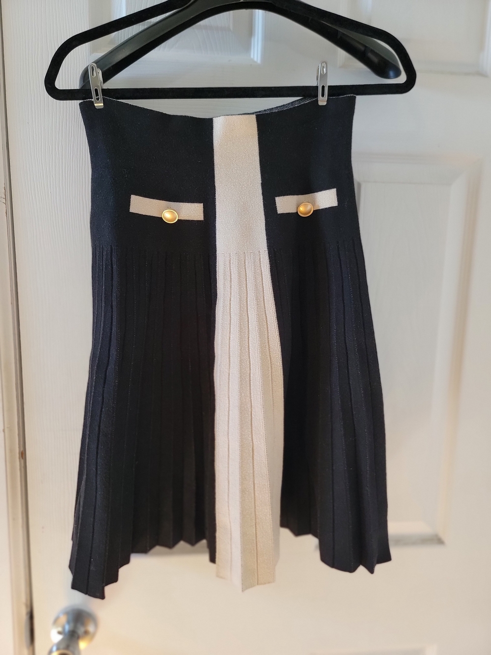 Black & Cream Pleated Knit Skirt with Decorative Buttons